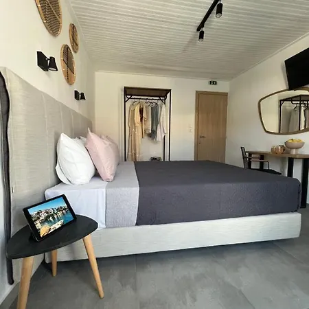 Australia 3*
